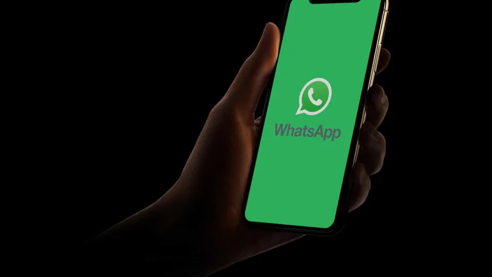 WhatsApp testa reações com emojis e função de levantar a mão em chamadas